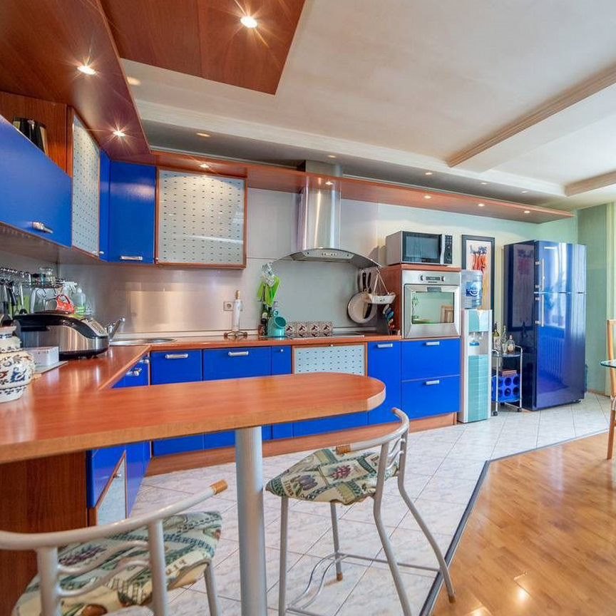 3-комн., 127.1 м², 7/10 этаж