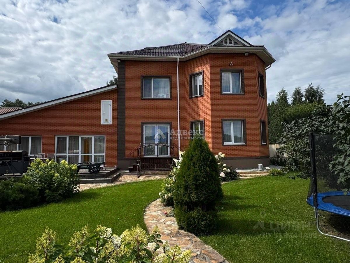 Коттедж, 222 м², 9.87 соток