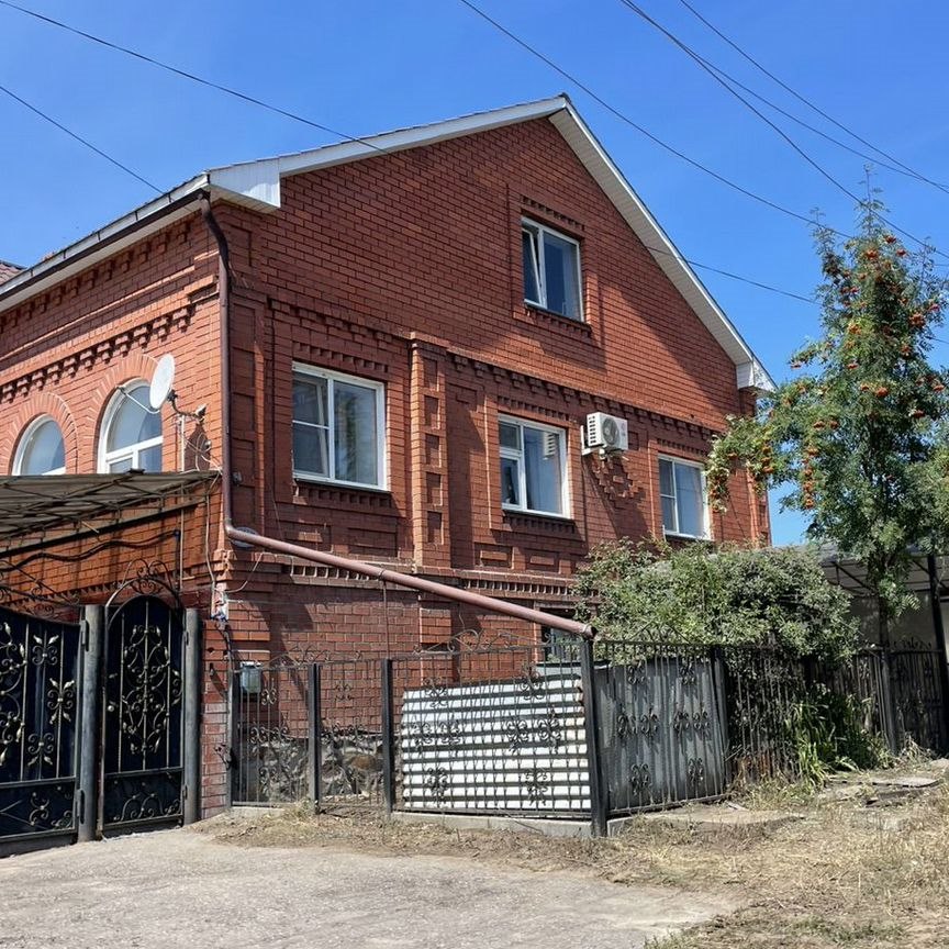 Дом, 205.3 м², 7.1 соток