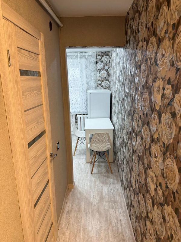 2-комн. квартира, 42 м2, 1/4 этаж