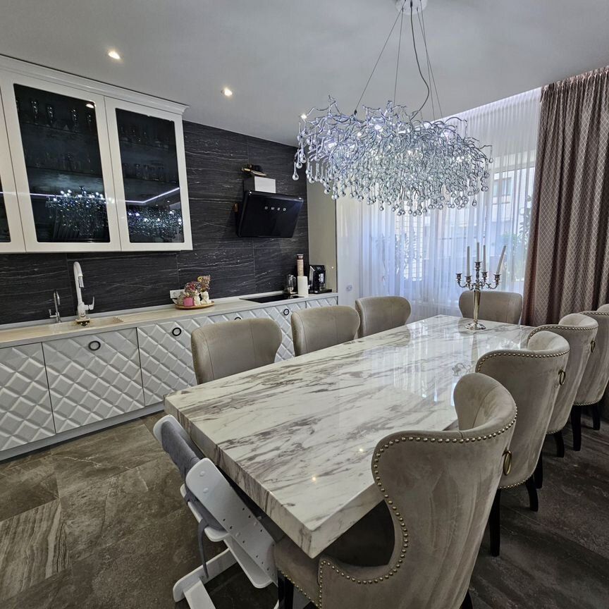 Таунхаус, 287.7 м², 1.6 сотка