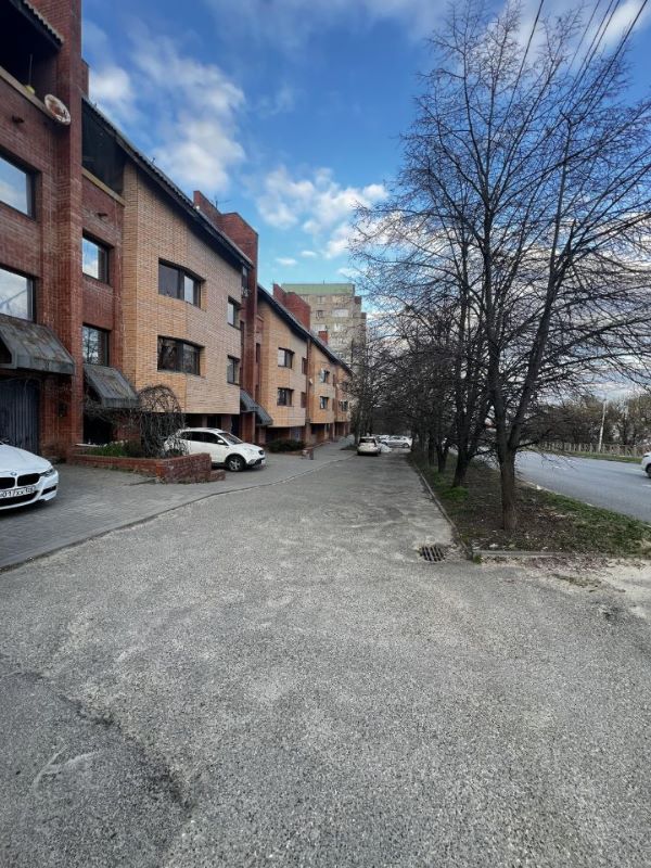 3 этажный, Таунхаус, 265 м², 1 сотка, 3 этажа