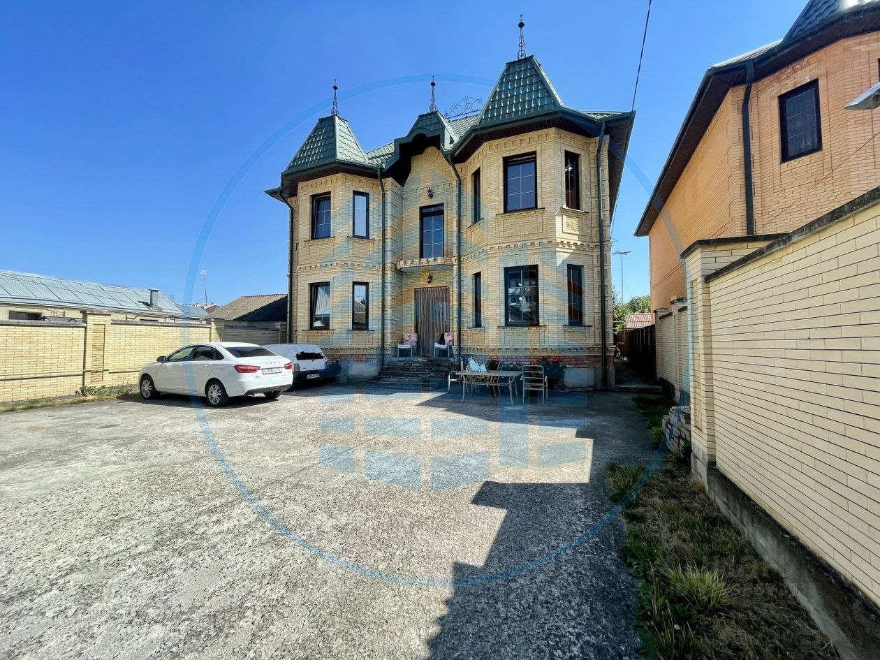 Дом, 223 м², 12 соток