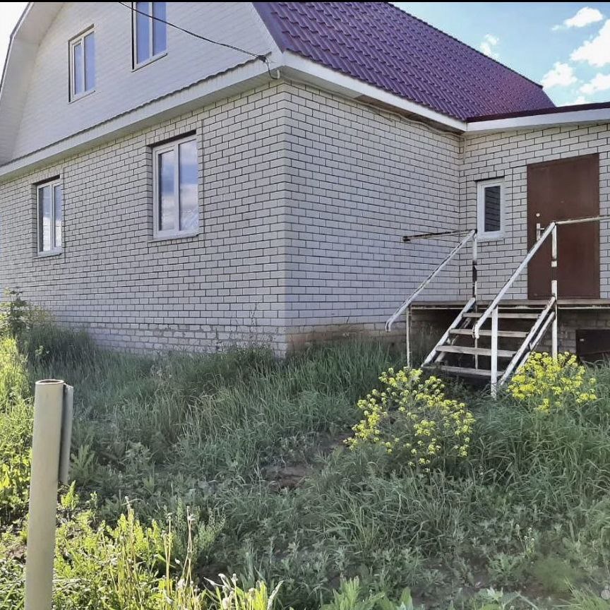 Коттедж, 200 м², 15 соток