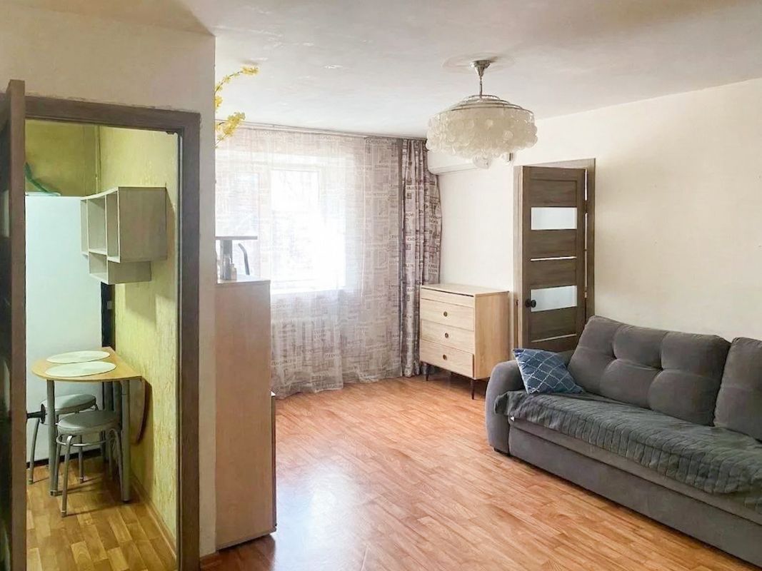 2-комн. квартира, 43 м2, 1/4 этаж