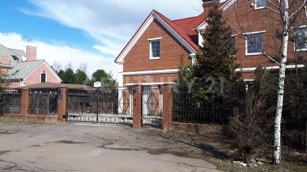 3-этажный дом, 615 м², 18 соток