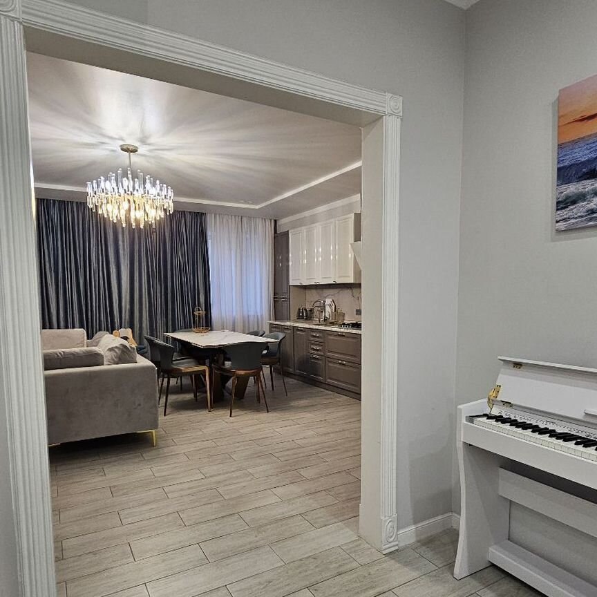 5-комн., 180 м², 3/3 этаж