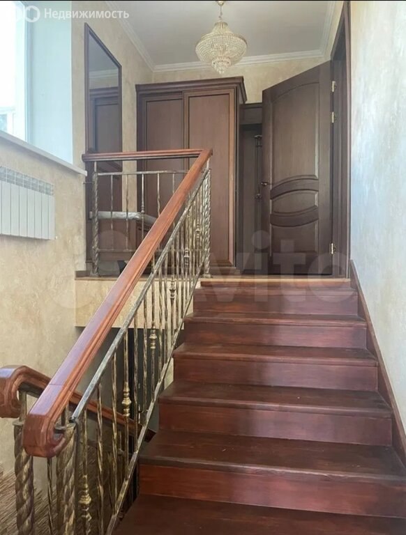 3-этажный дом, 320 м², 14 соток