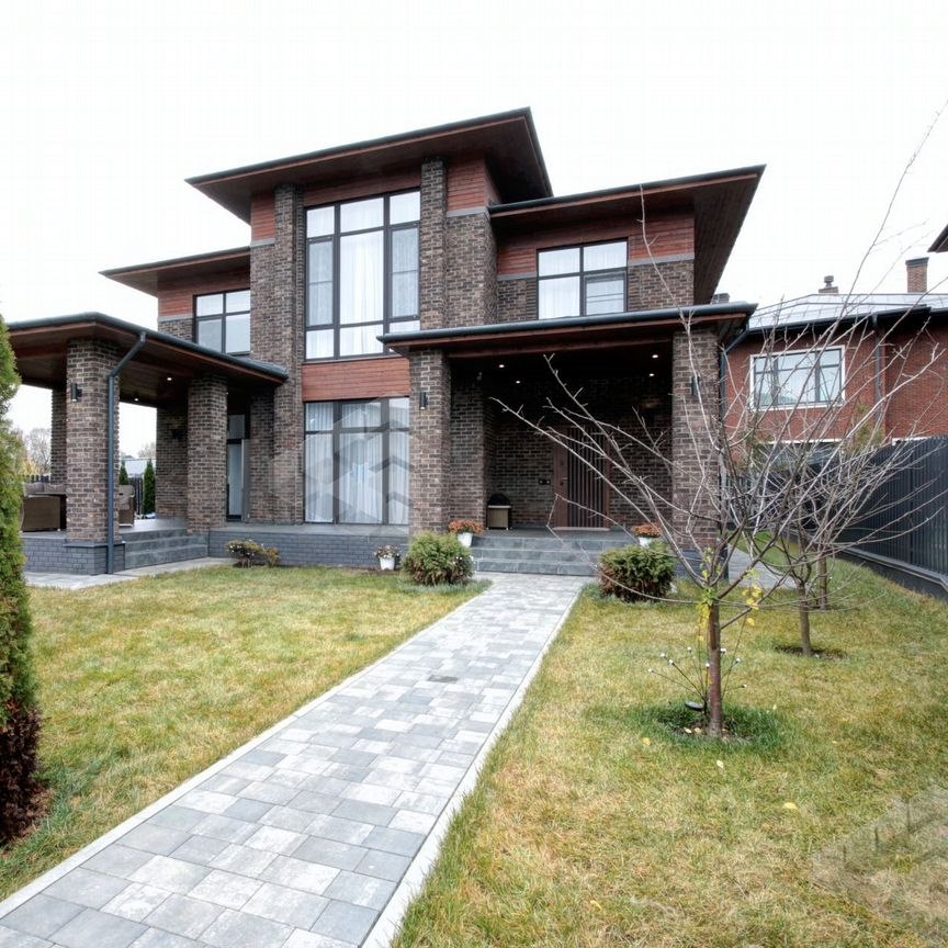 Дом, 350 м², 8 соток