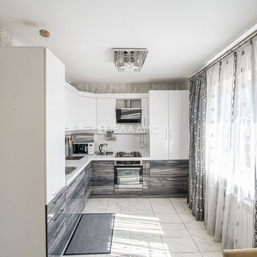 Дом, 309.1 м², 8 соток