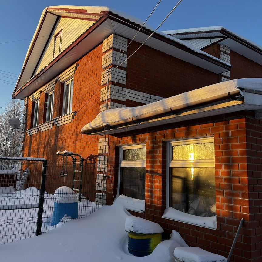 Коттедж, 270 м², 7 соток