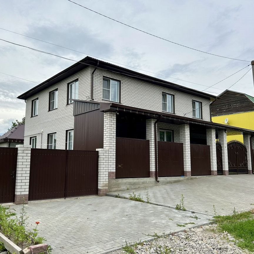 Коттедж, 210 м², 7.1 соток