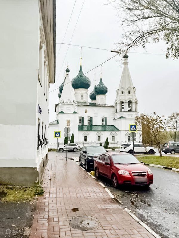 2-комн. квартира, 79 м2, 3/3 этаж