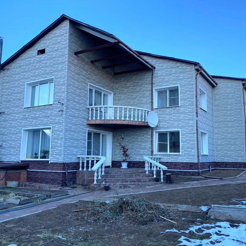 Коттедж, 280.7 м², 11 соток