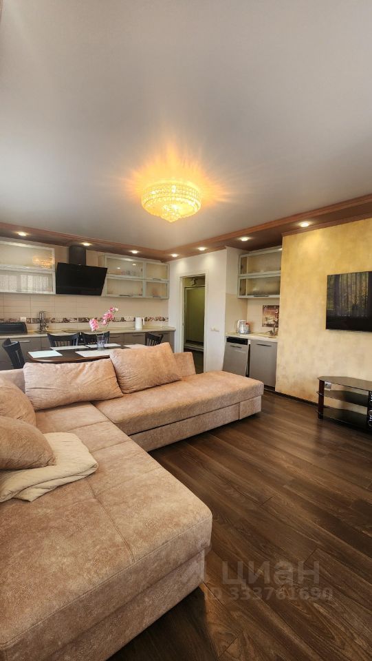 3-комн., 100 м², 4/10 этаж