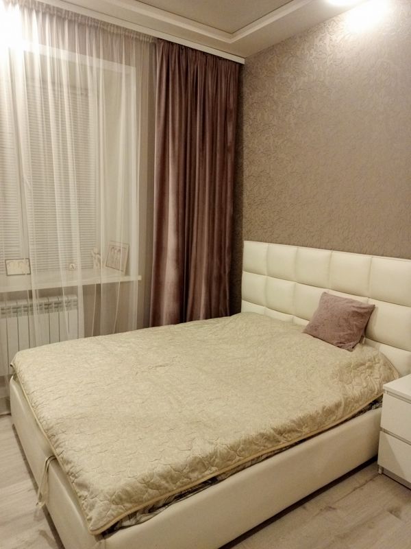 3-комн. квартира, 90 м2, 1/8 этаж