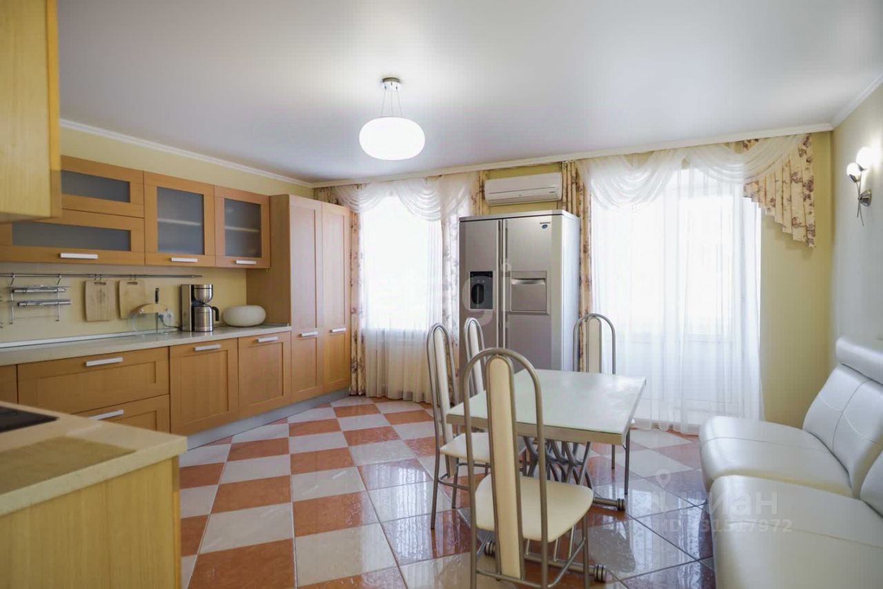 Квартира, 230 м², 5/5 этаж