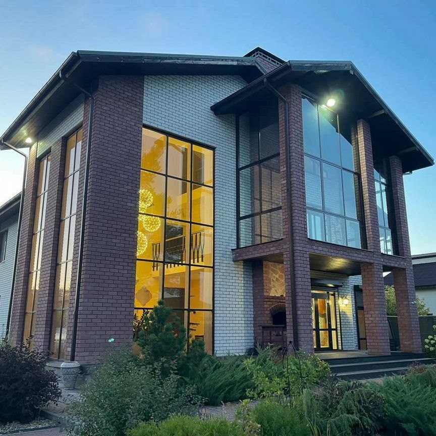 Коттедж, 437.5 м², 12.7 соток