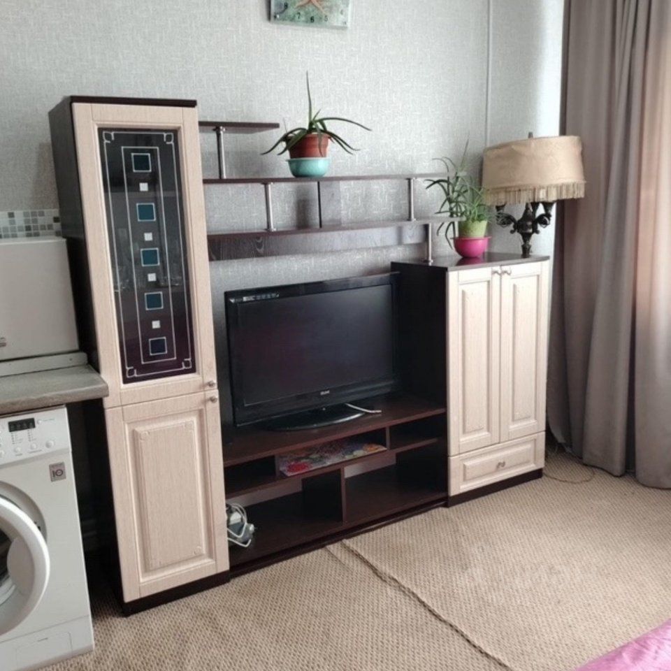Комната в 6-комн. квартире, 18 м2, 1/4 этаж