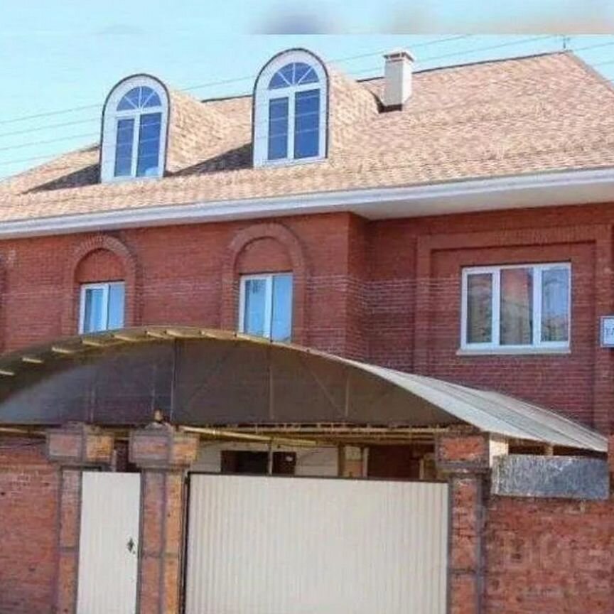 Коттедж, 389.4 м², 11 соток