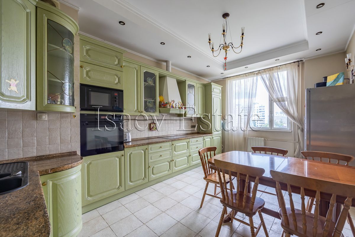 4-комн., 200 м², 4/19 этаж