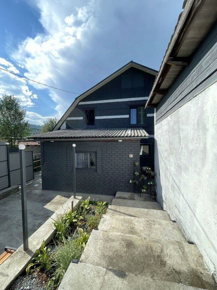 Коттедж, 106 м², 8 соток