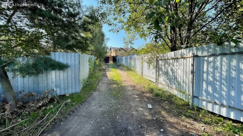 Дом, 487.1 м², 14.16 соток