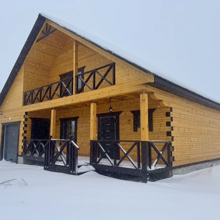 Дом, 200 м², 10 соток