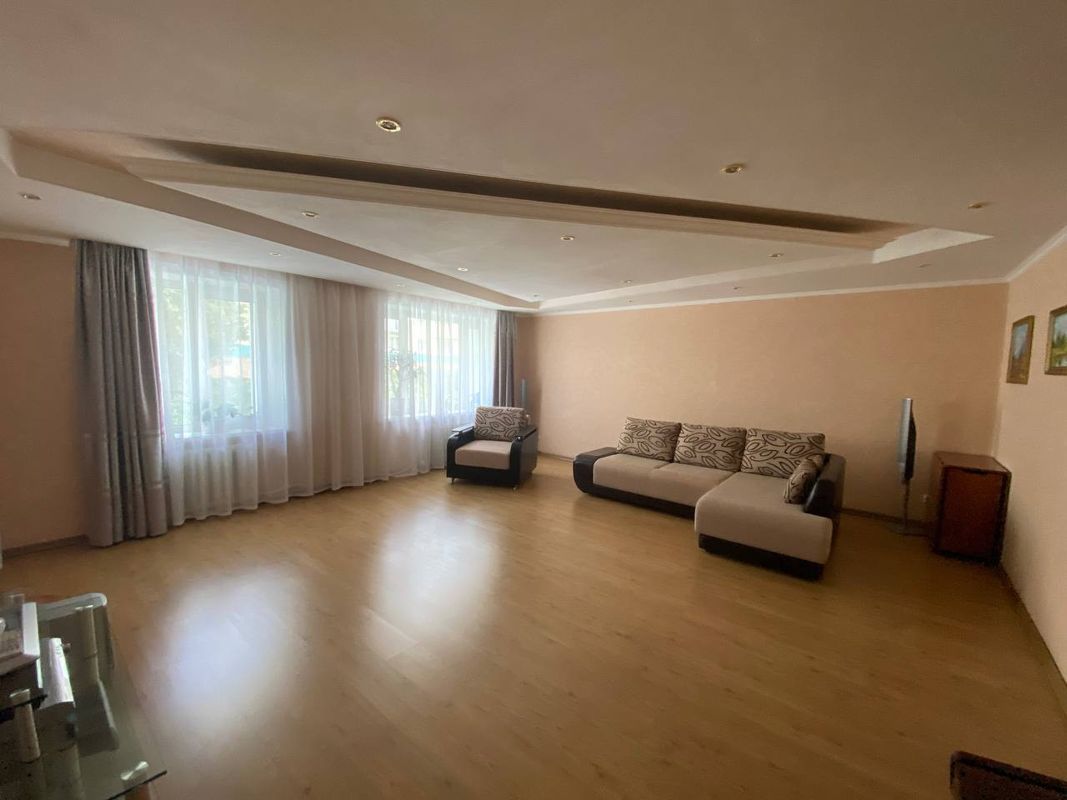 4-комн., 110.3 м², 2/5 этаж