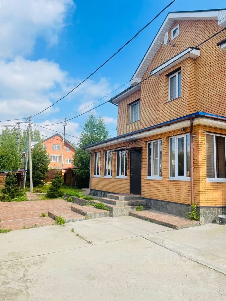 Коттедж, 227 м², 10 соток