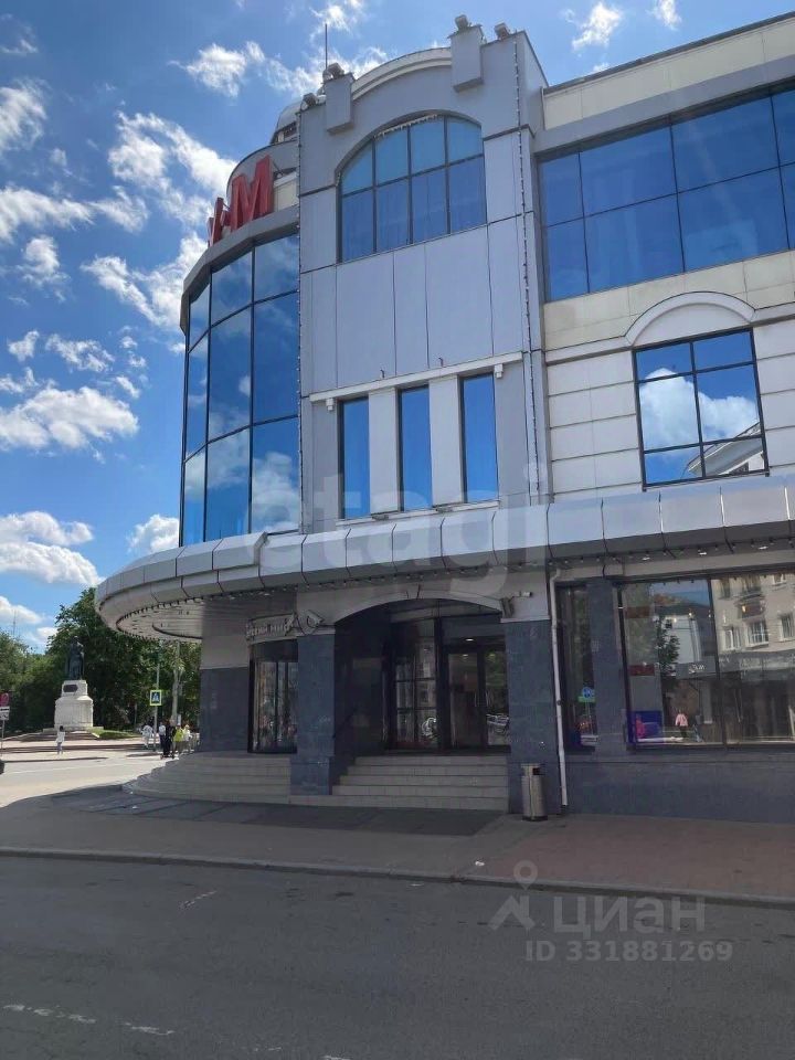Торговое помещение, 700 м², 2/3 этаж