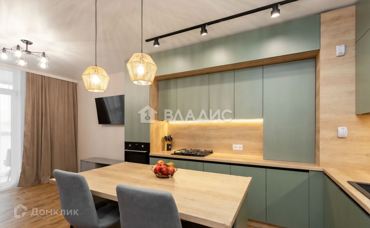 2-комн., 70 м², 2/12 этаж