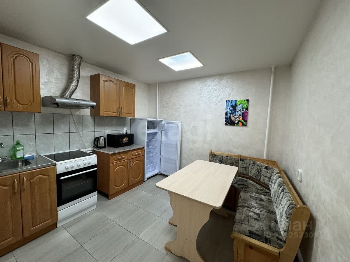 2-комн. квартира, 46 м², 1/8 этаж