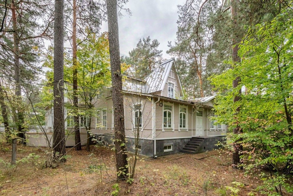 Дом, 1405 м², 0.7 соток