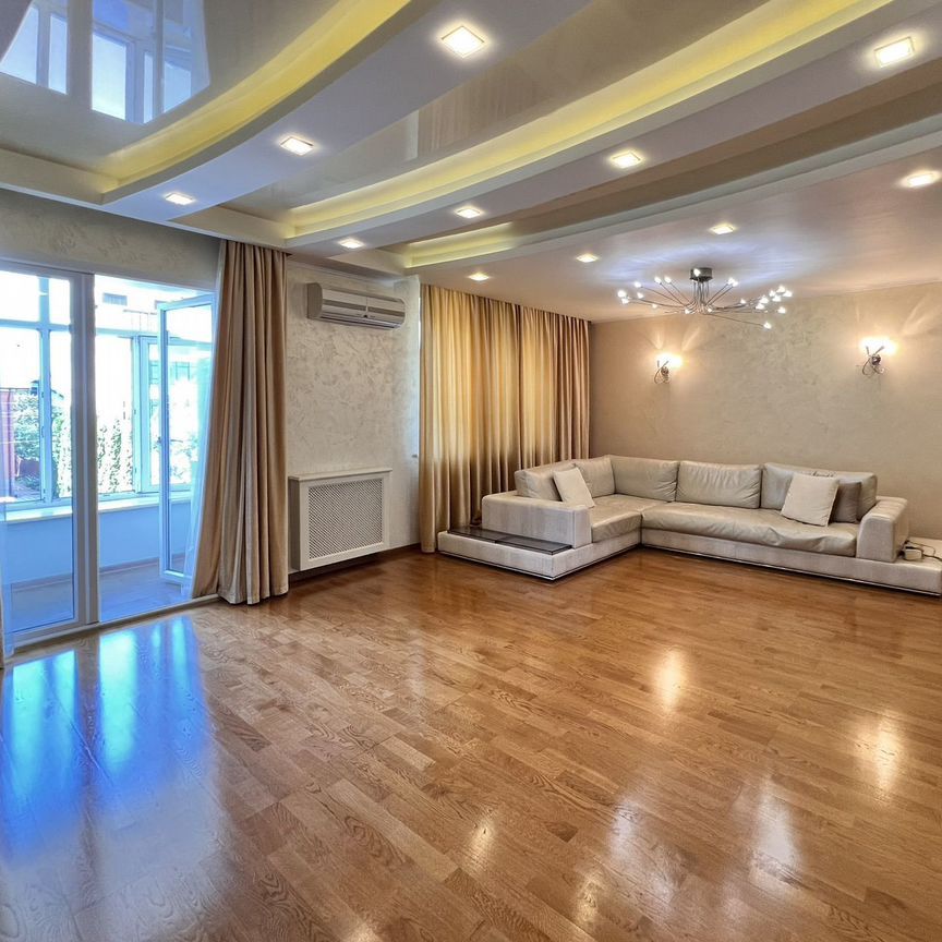 Таунхаус, 218 м², 2.5 сотки