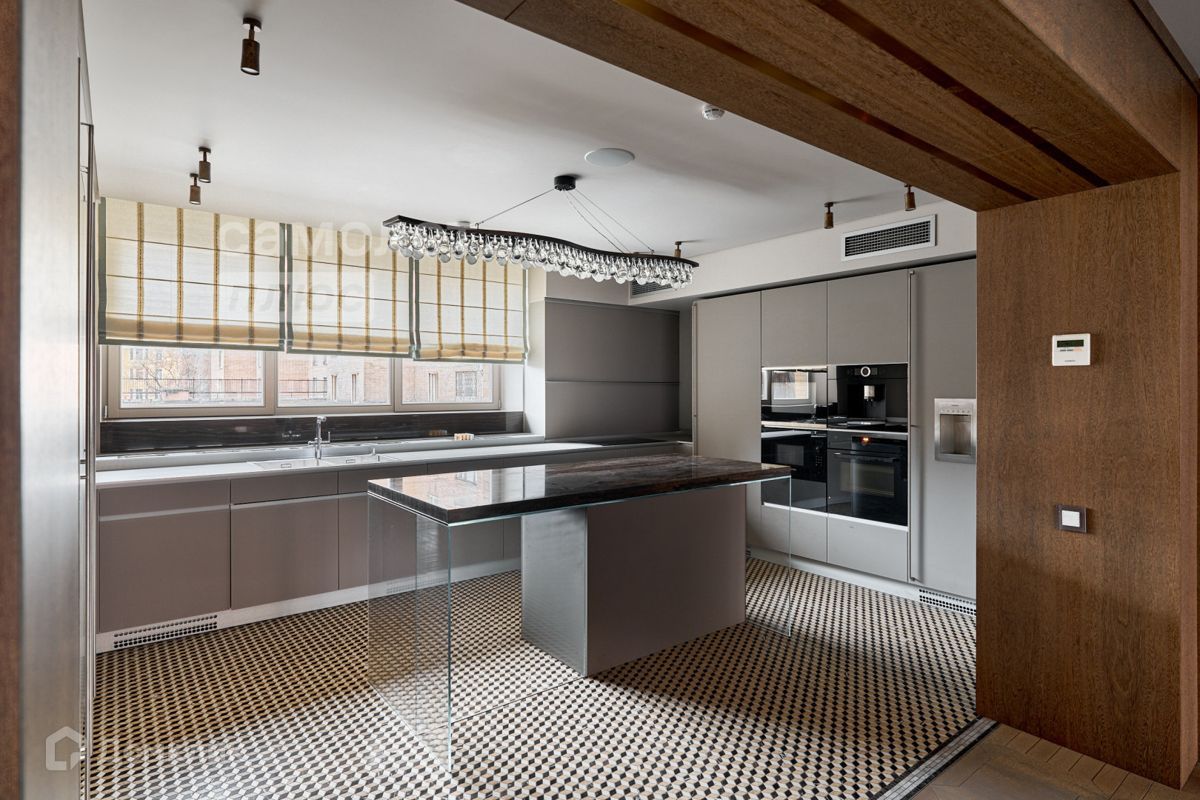 5-комн., 352 м², 1/2 этаж