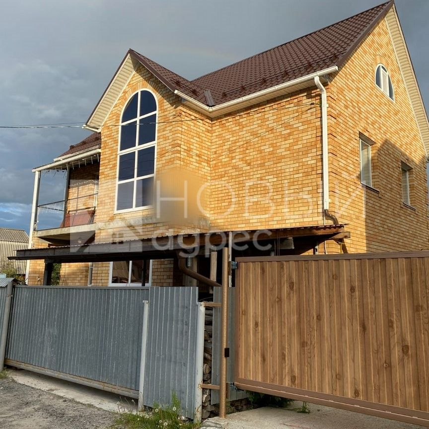 Дом, 204 м², 6.8 соток