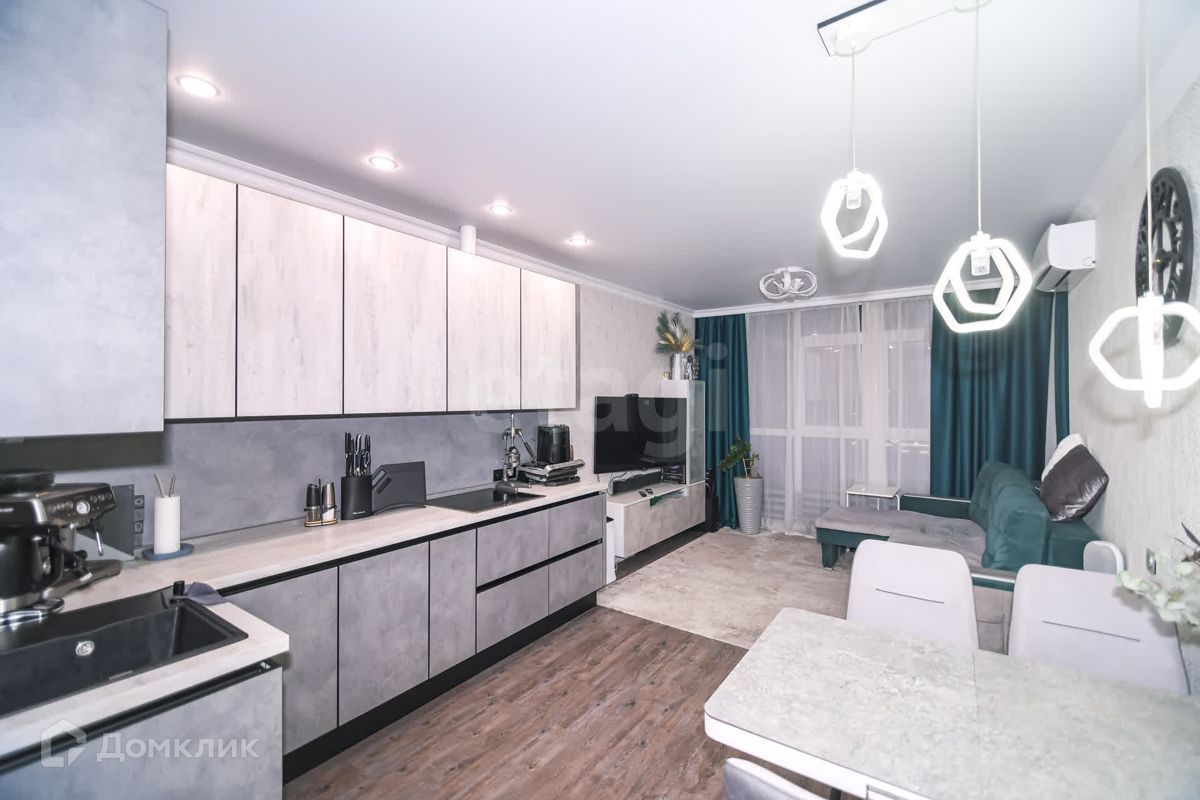 2-комн. квартира, 73.2 м², 12/18 этаж