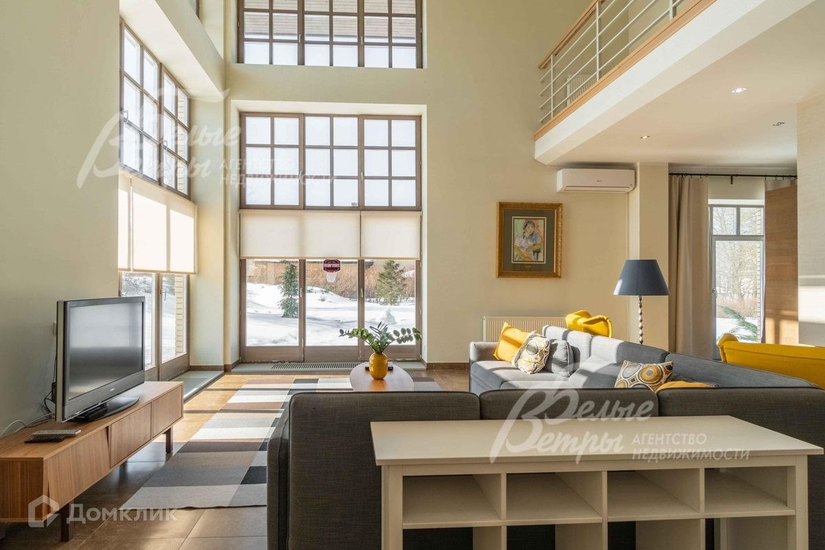 Дом, 307 м², 25 соток