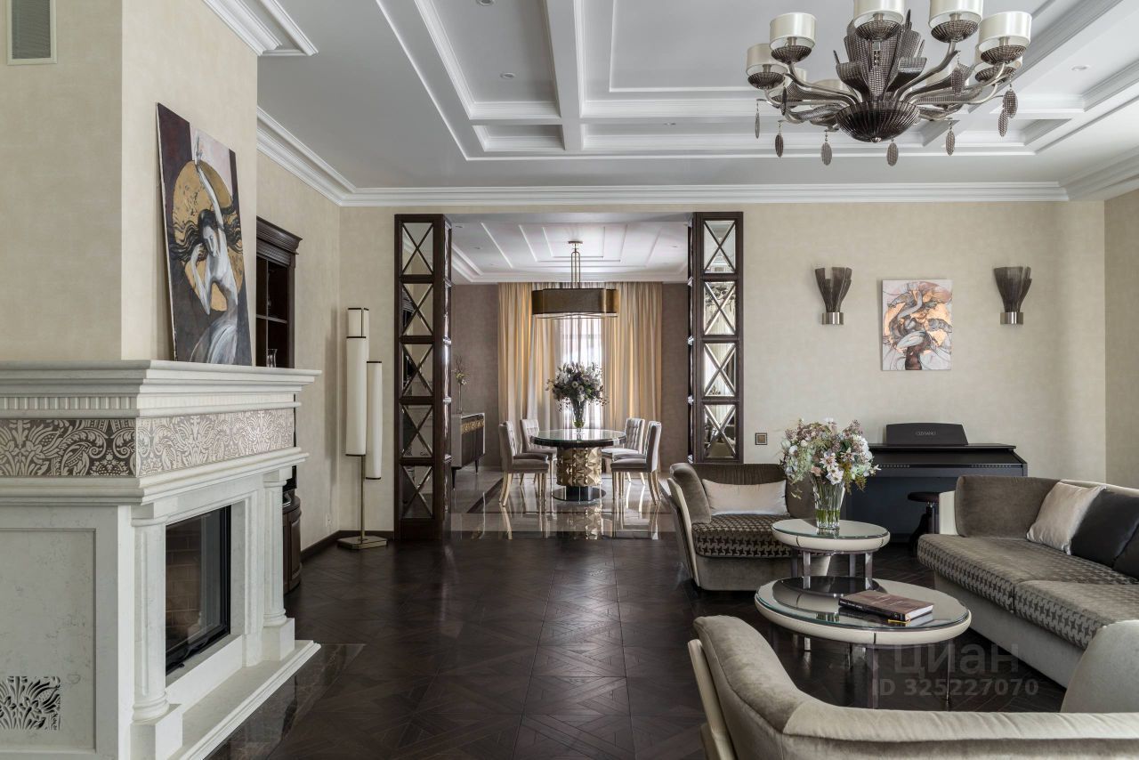 Дом, 950 м², 12 соток