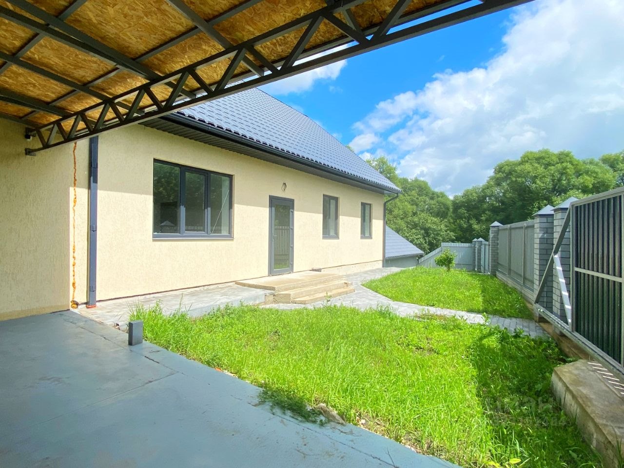 3-этажный дом, 292 м², 20 соток