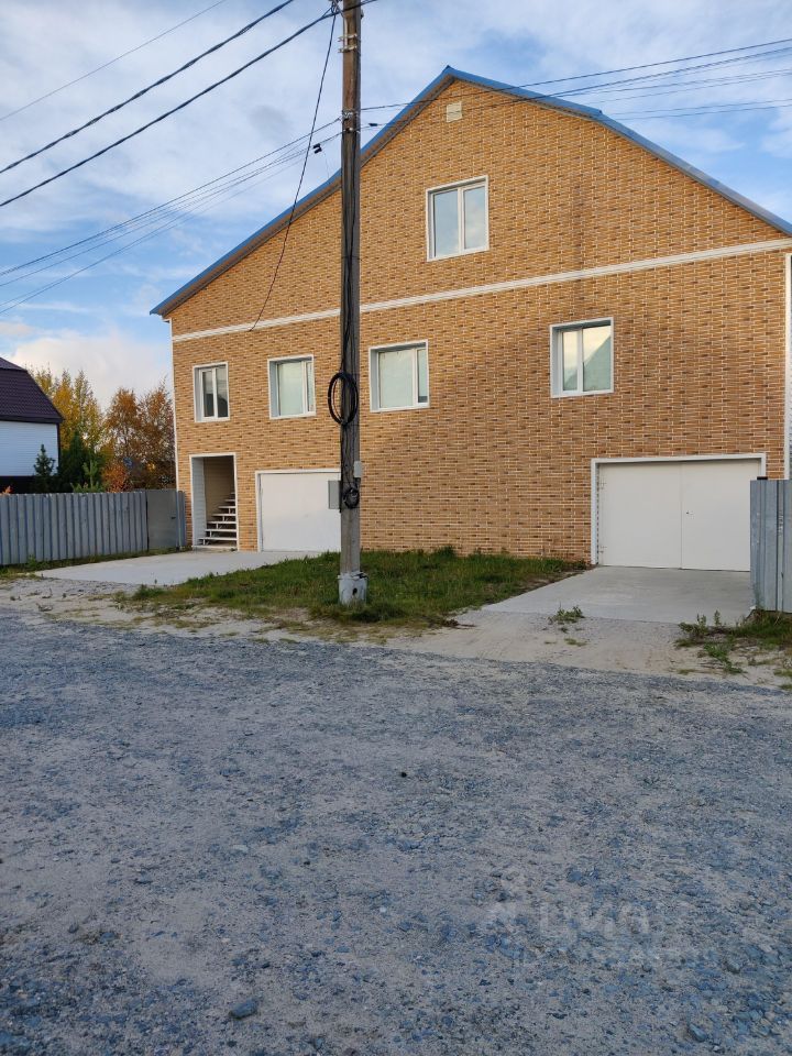 Коттедж, 400 м², 9 соток