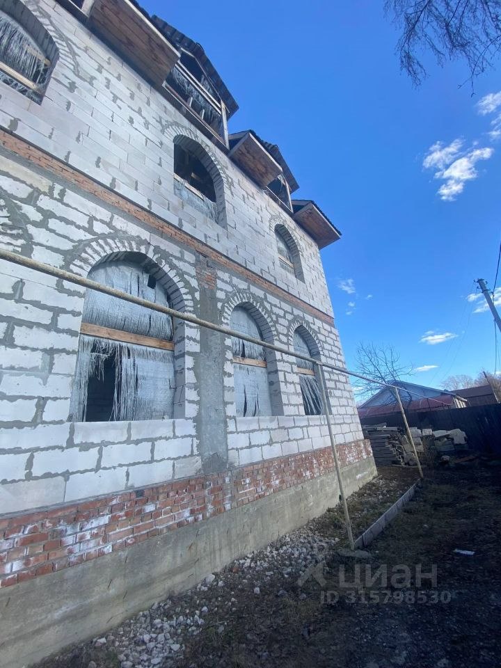 Коттедж, 450 м², 9 соток