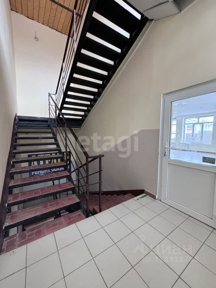 Торговое помещение, 240 м², 2/3 этаж