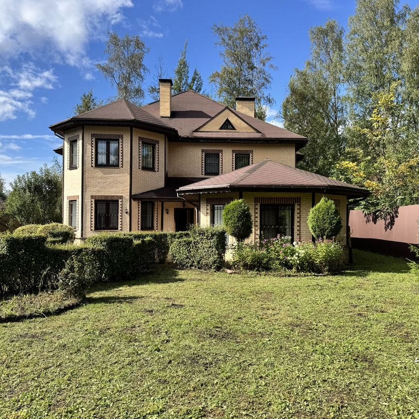 Дом, 600 м², 14 соток