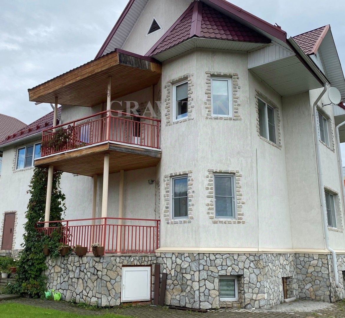 2-этажный коттедж, 267.1 м², 9.35 соток