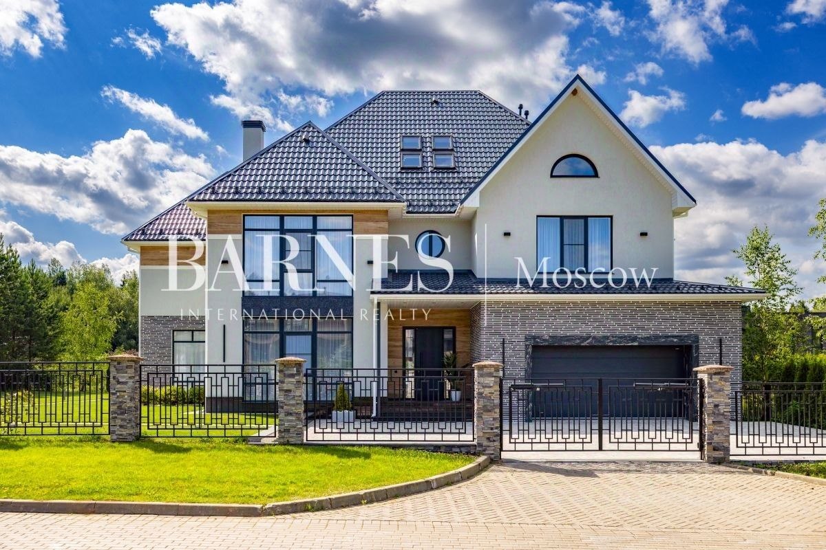 2-этажный дом, 600 м², 15 соток