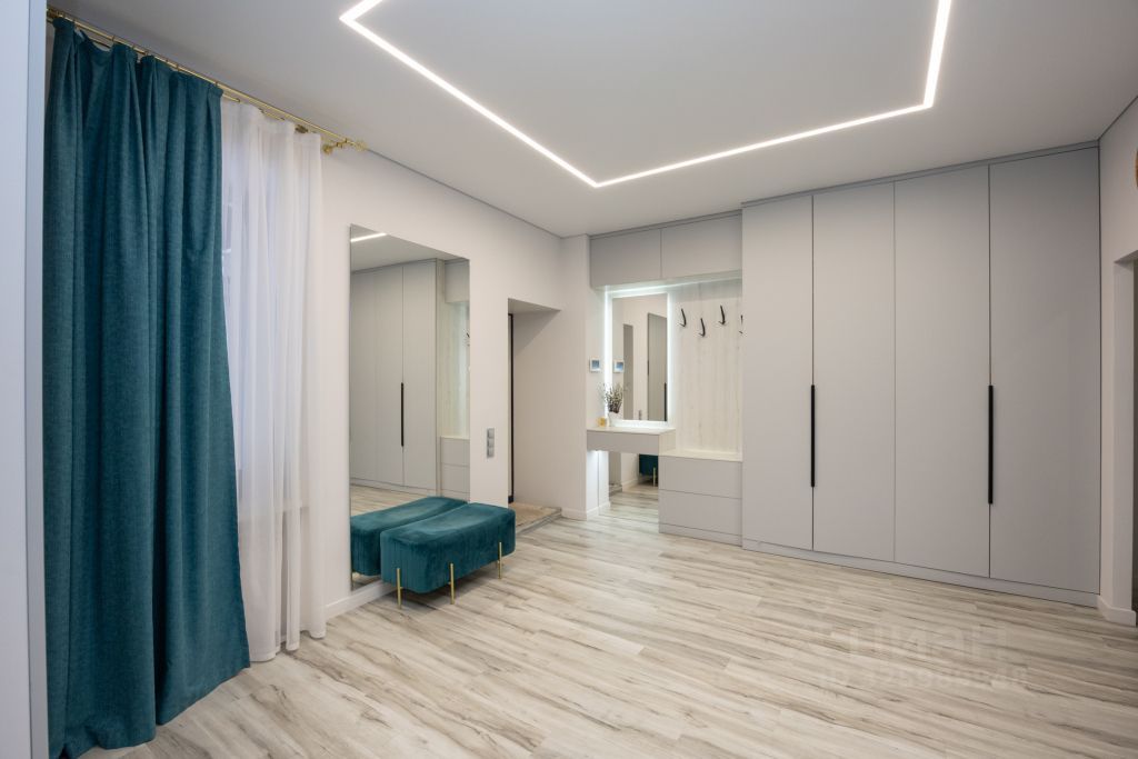 Коттедж, 425.7 м², 9.8 соток