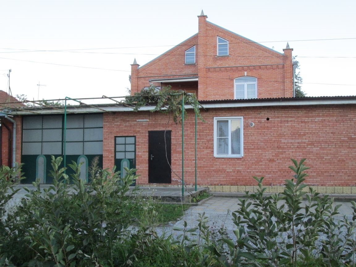 2-этажный дом, 369.3 м², 5 соток