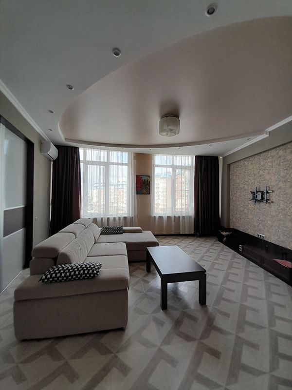 2-комн., 80 м², 4/8 этаж